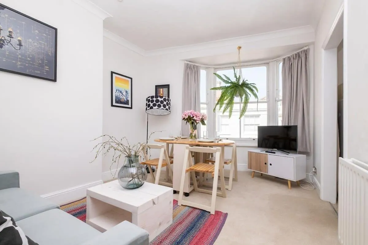 Host & Stay - Guildford Apartment Brighton