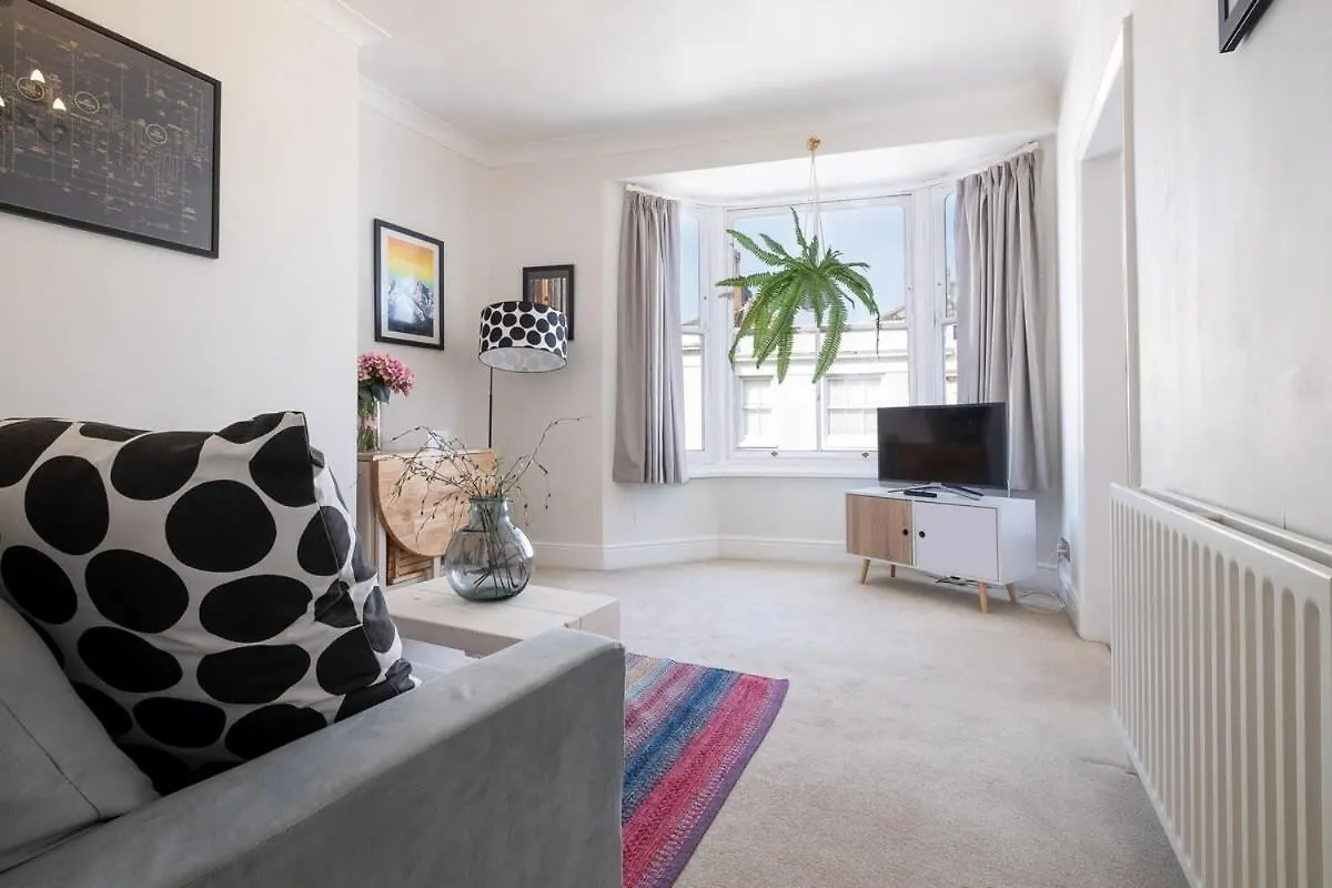 Host & Stay - Guildford Apartment Brighton